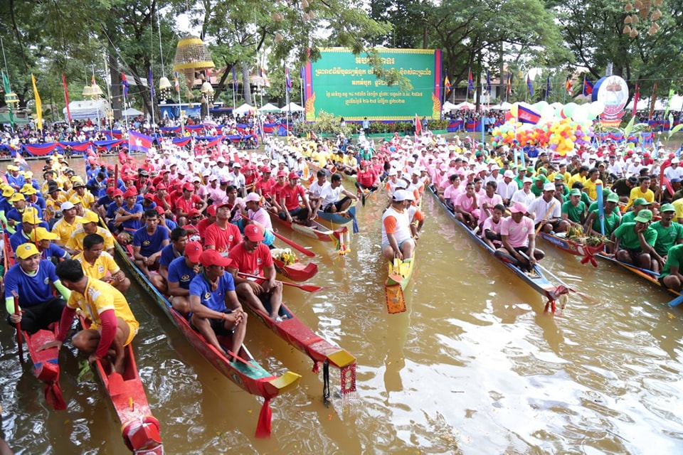 Bon Om Touk — La Fête de l'eau du Cambodge Expliquée