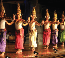 Bon Om Touk — La Fête de l'eau du Cambodge Expliquée