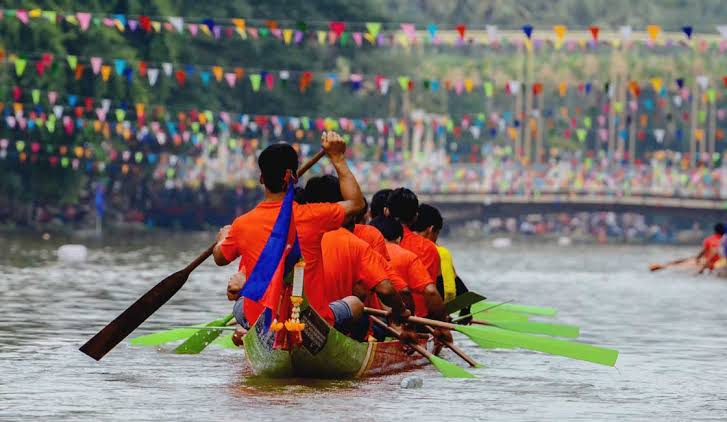 Bon Om Touk — La Fête de l'eau du Cambodge Expliquée